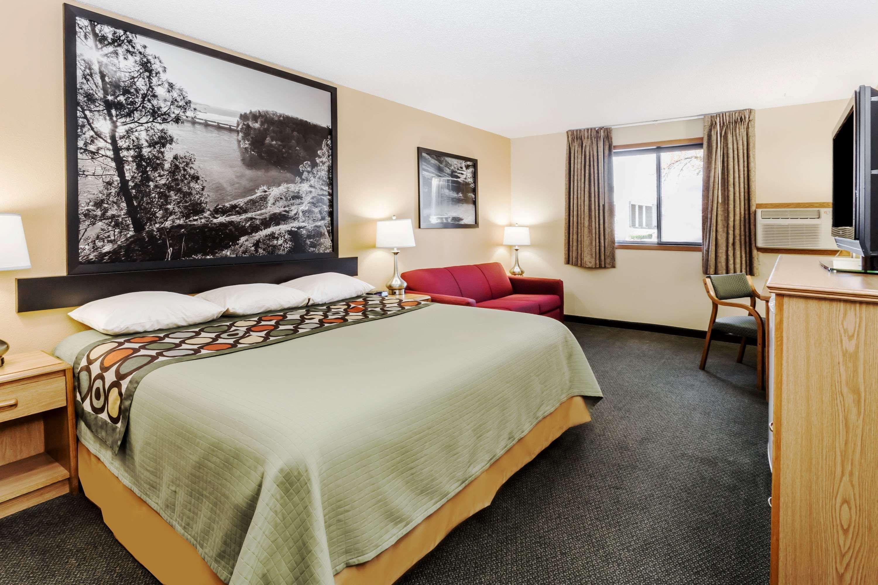 Отель Super 8 By Wyndham Ottawa Starved Rock Экстерьер фото